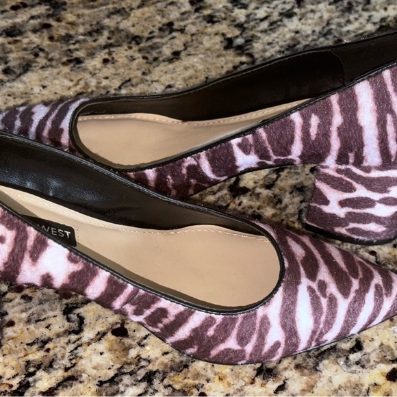 Never worn- Nine West Jolanda Classic Fabric Tiger Print Block Heel Pump Size 8 - Picture 8 of 9